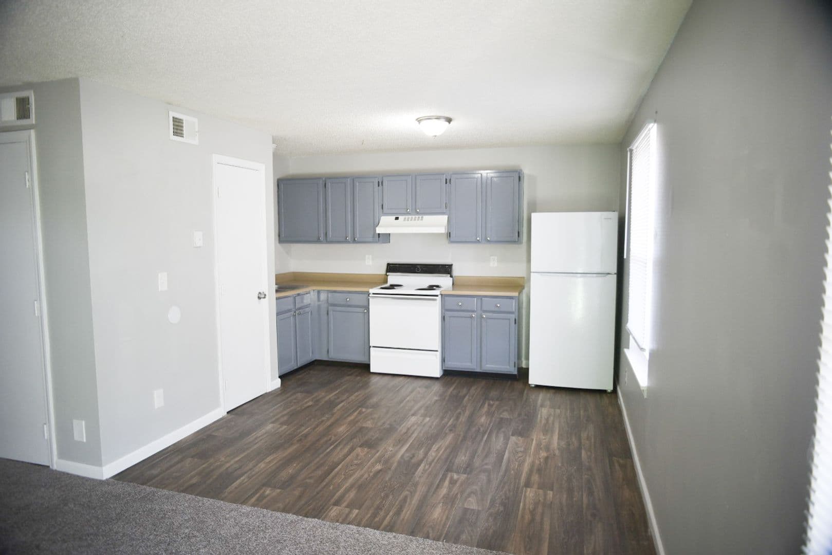 Louisville Apartment: 1519 Crums Lane