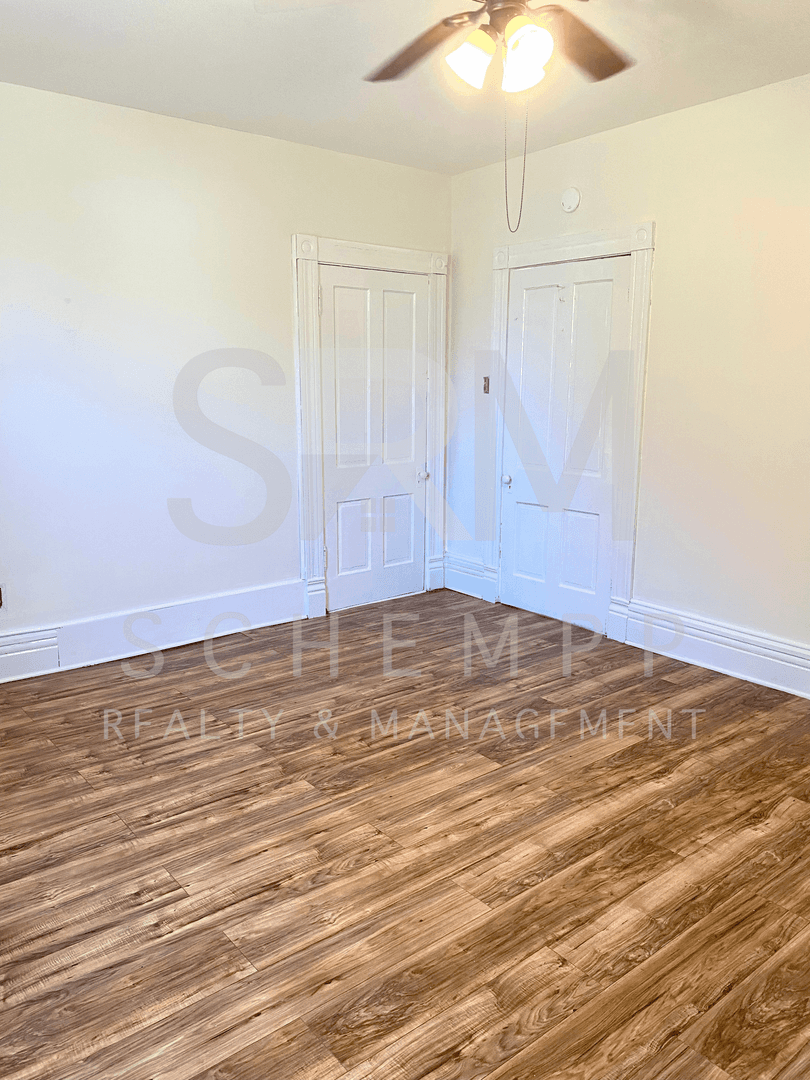 Louisville House: 850 S. 24th St