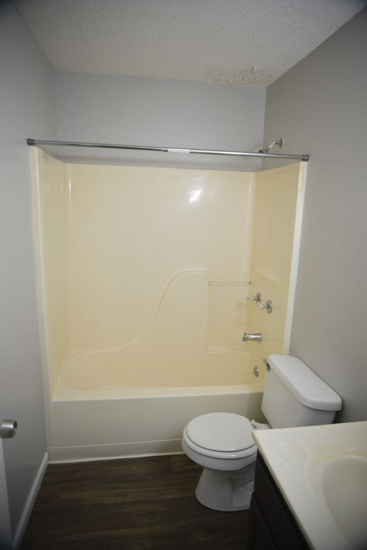 Louisville Apartment: 1519 Crums Lane