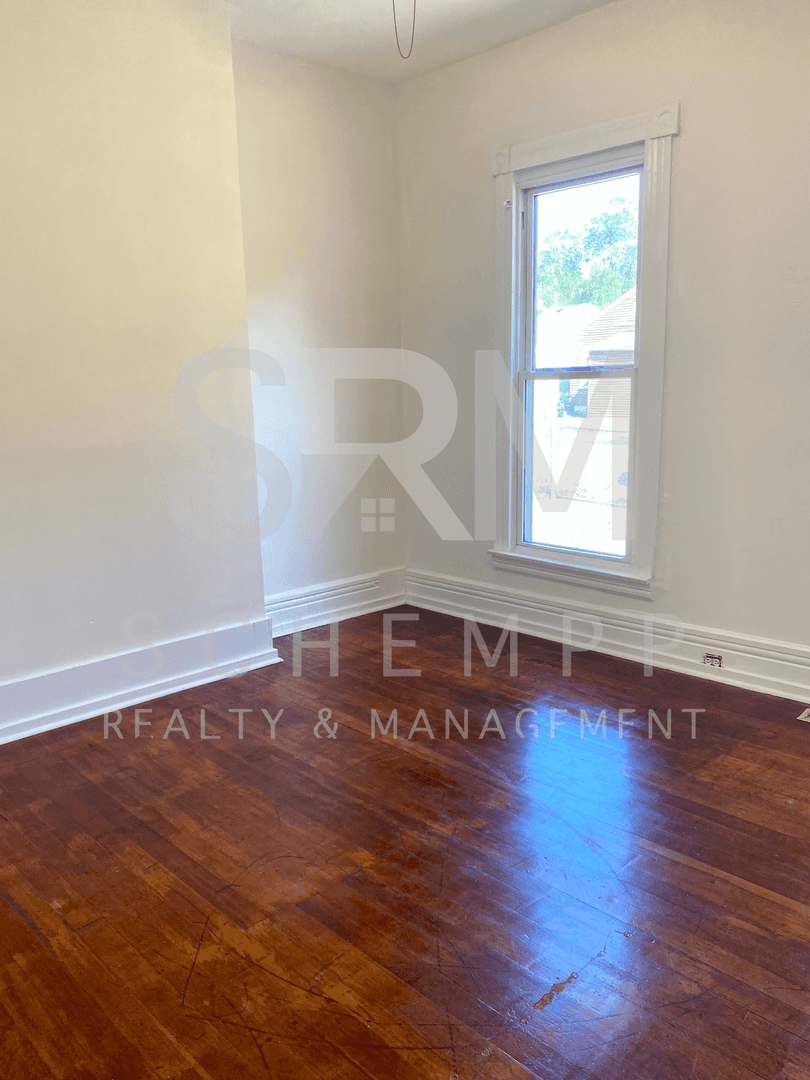 Louisville House: 850 S. 24th St