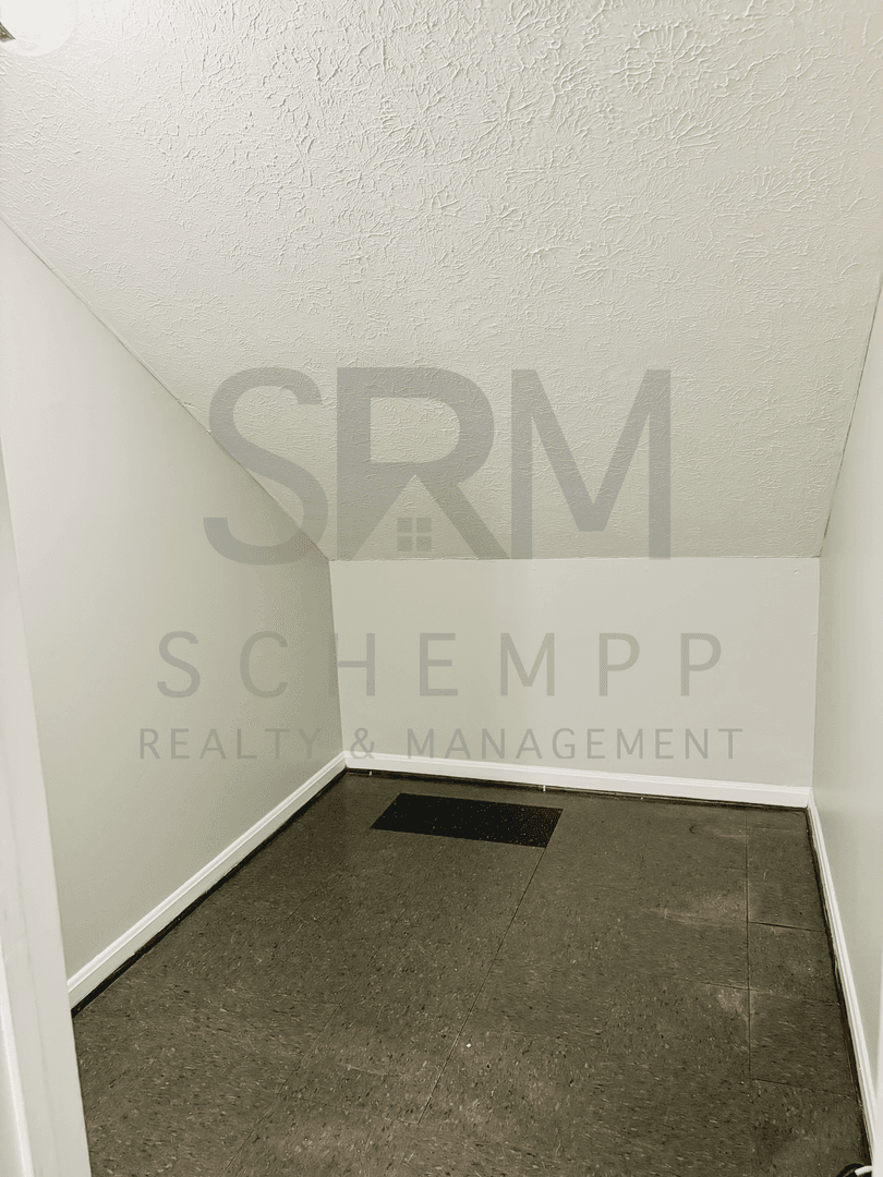 Louisville Apartment: 2718 W Jefferson St #3