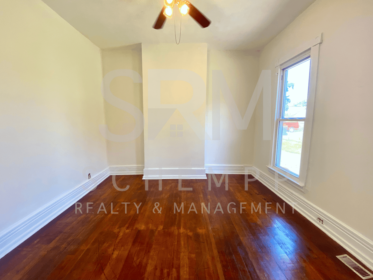 Louisville House: 850 S. 24th St