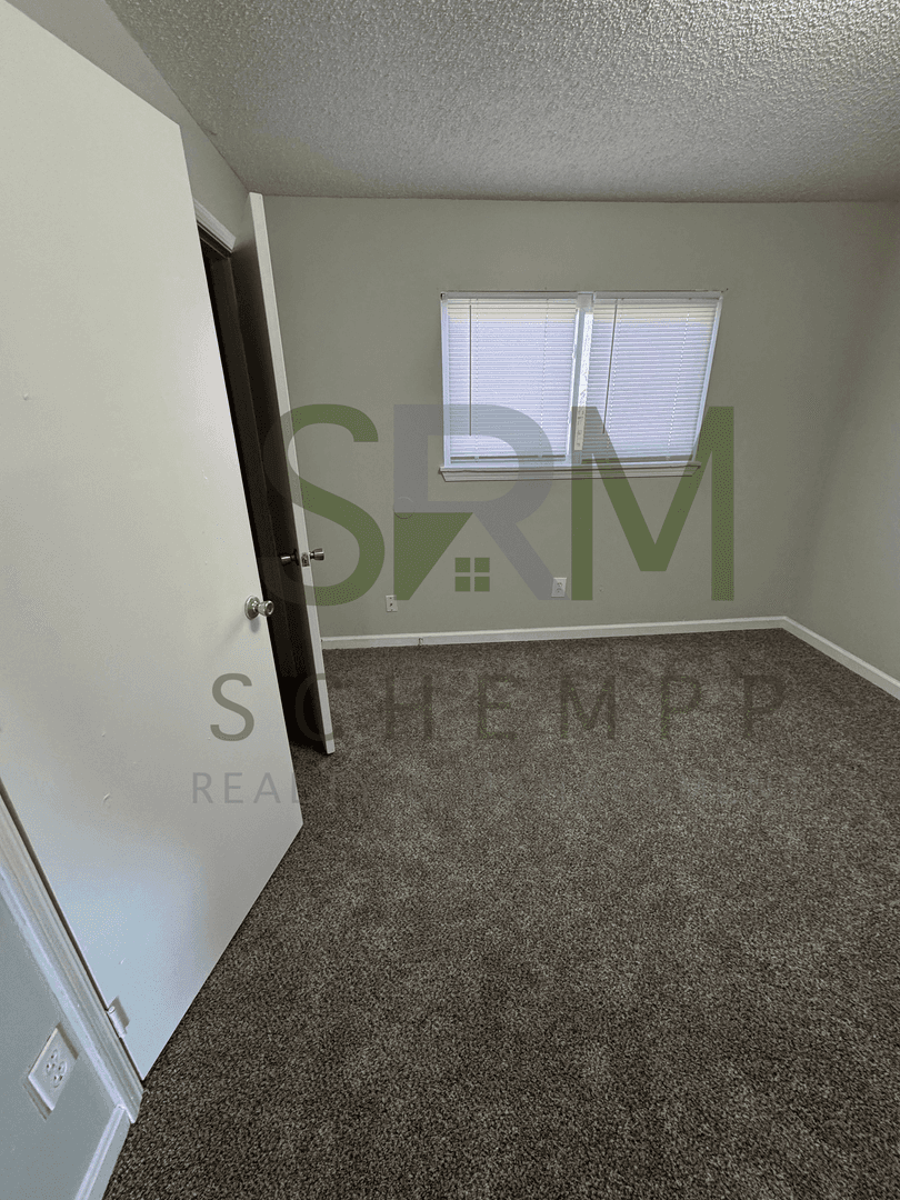 Louisville Apartment: 1519 Crums Lane