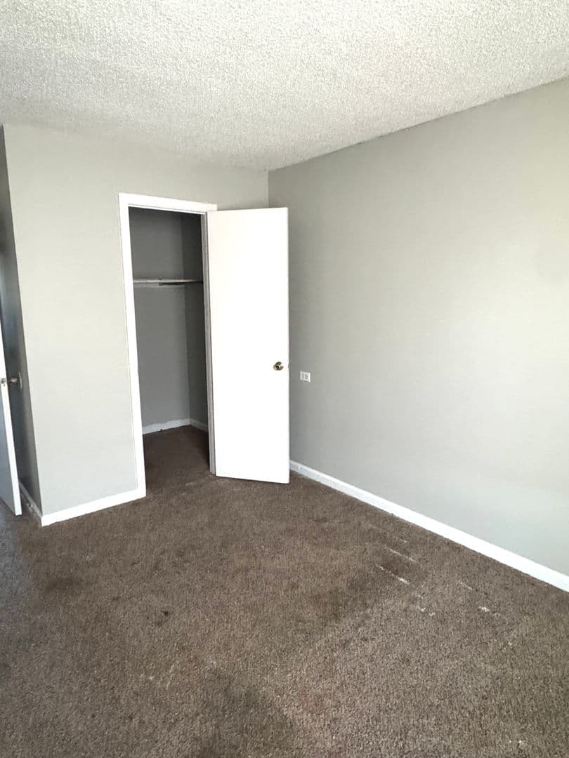 Louisville Apartment: 1519 Crums Lane