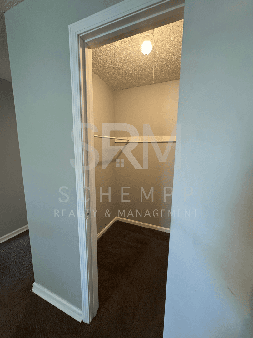 Louisville Apartment: 1519 Crums Lane
