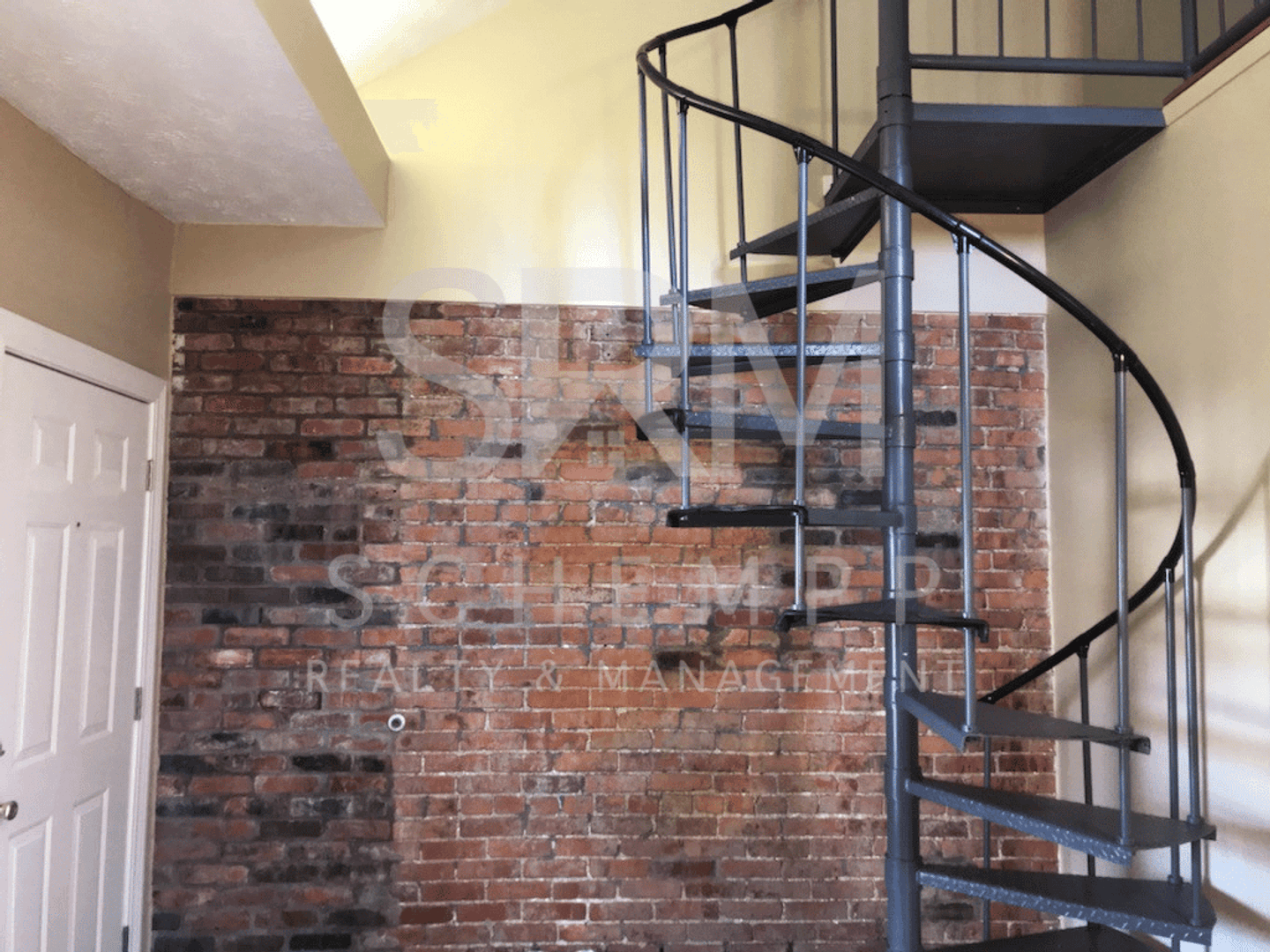 Jeffersonville Apartment: 807-809 East Maple Street