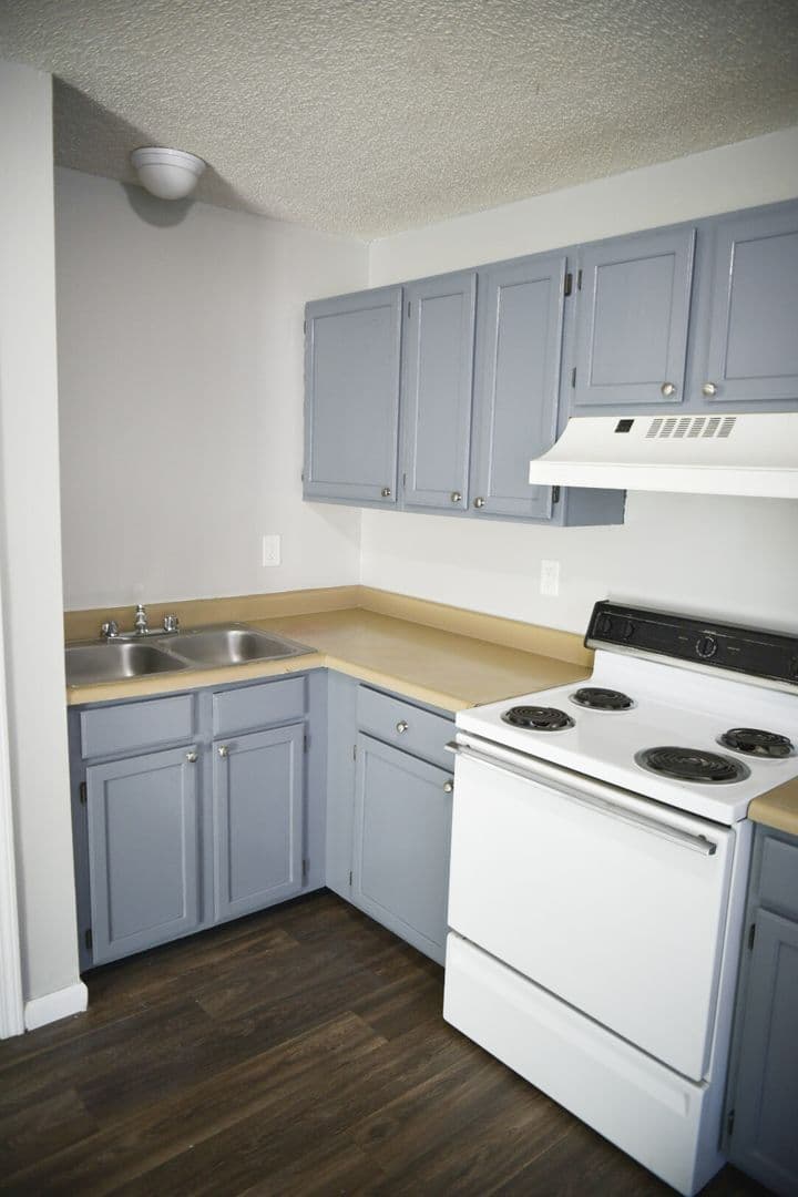 Louisville Apartment: 1519 Crums Lane