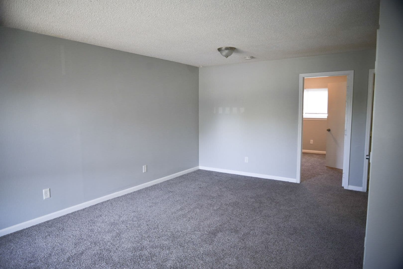 Louisville Apartment: 1519 Crums Lane