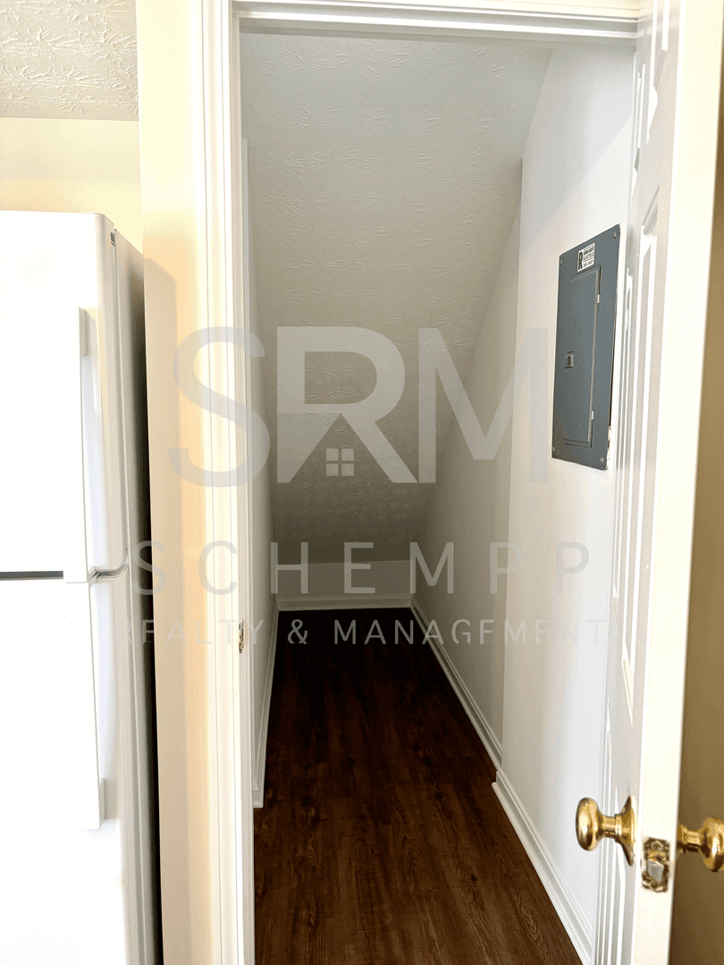 Louisville House: 7022 Shanty Creek Drive