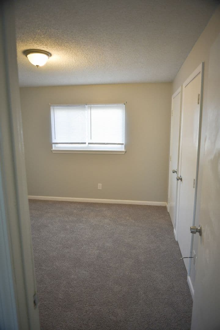 Louisville Apartment: 1519 Crums Lane