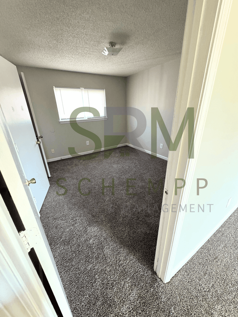 Louisville Apartment: 1519 Crums Lane