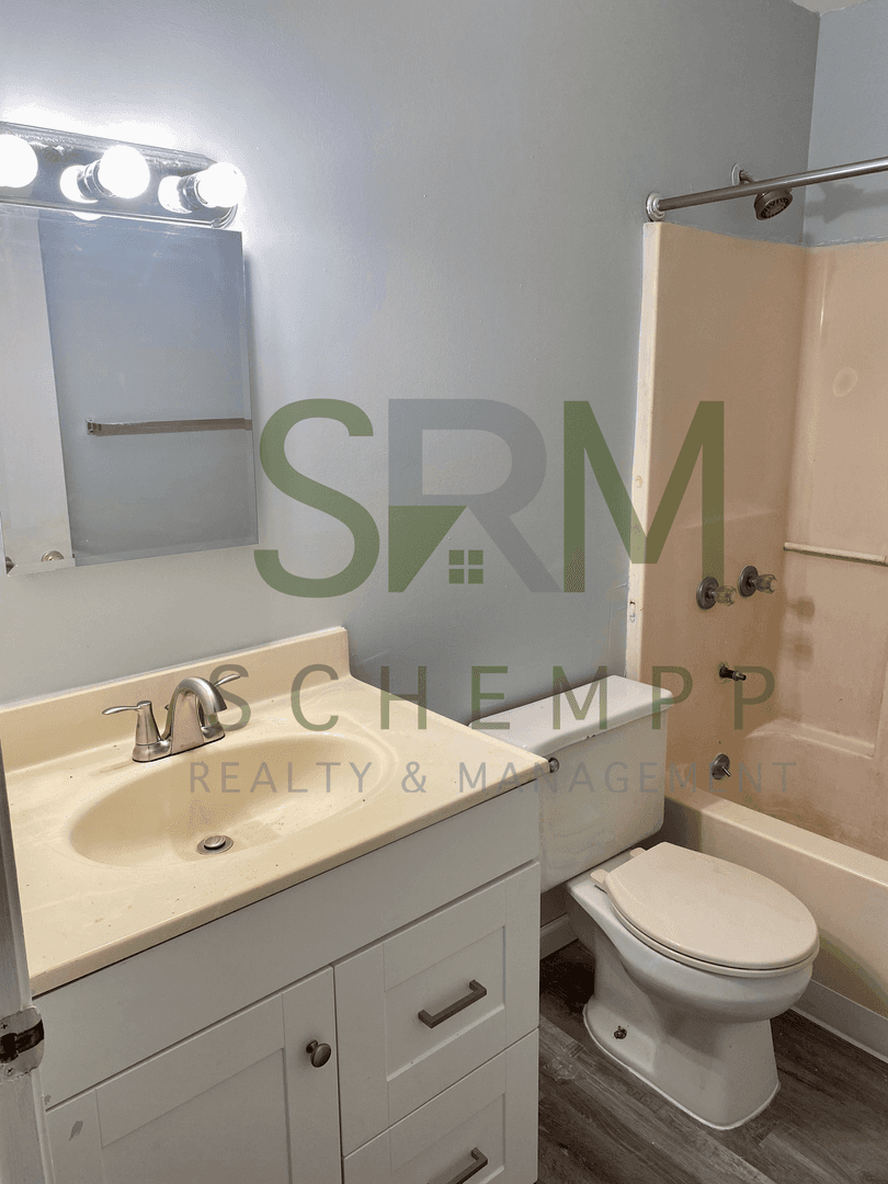 Louisville Apartment: 1519 Crums Lane