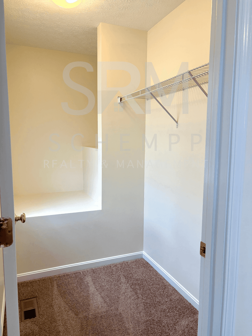 Louisville House: 7022 Shanty Creek Drive