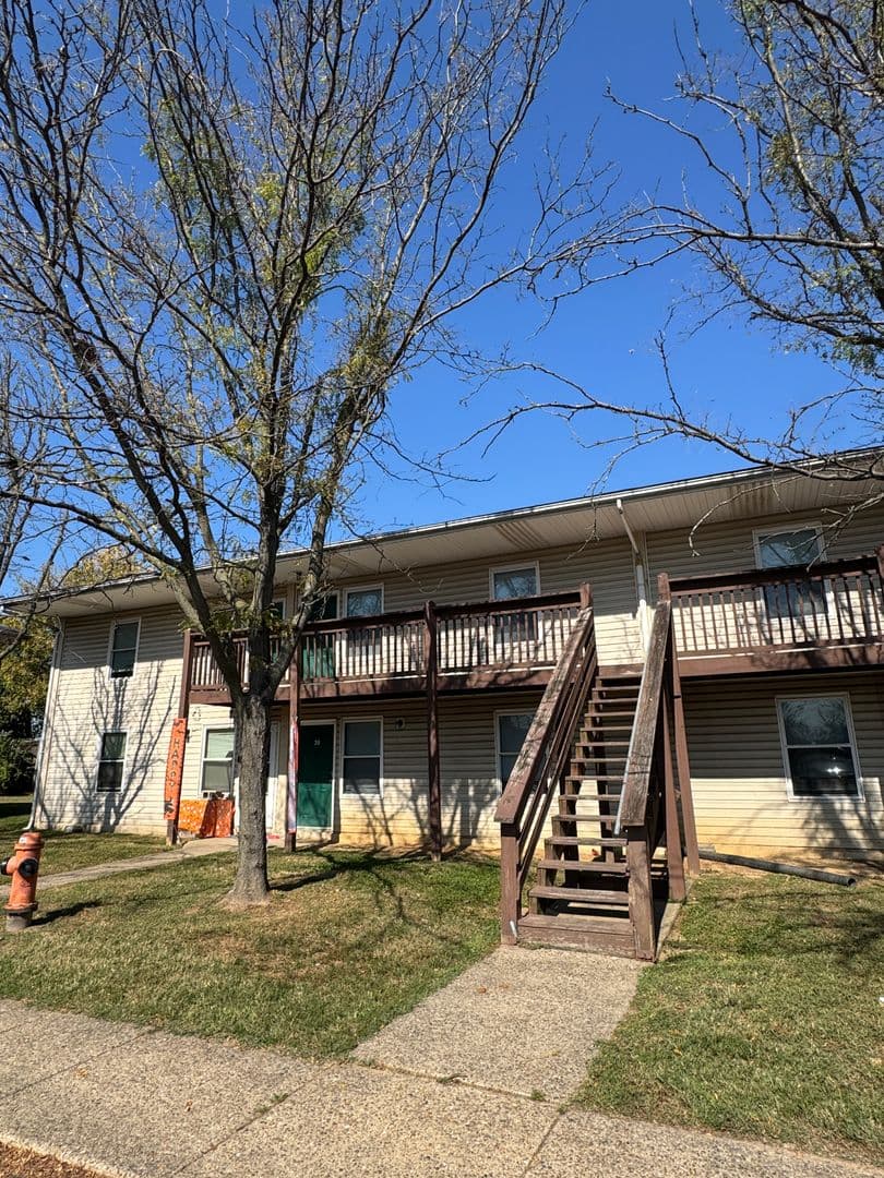 Louisville Apartment: 1519 Crums Lane