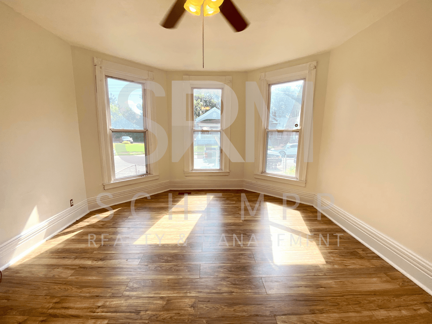 Louisville House: 850 S. 24th St