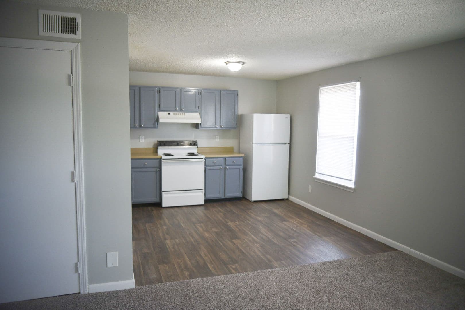 Louisville Apartment: 1519 Crums Lane