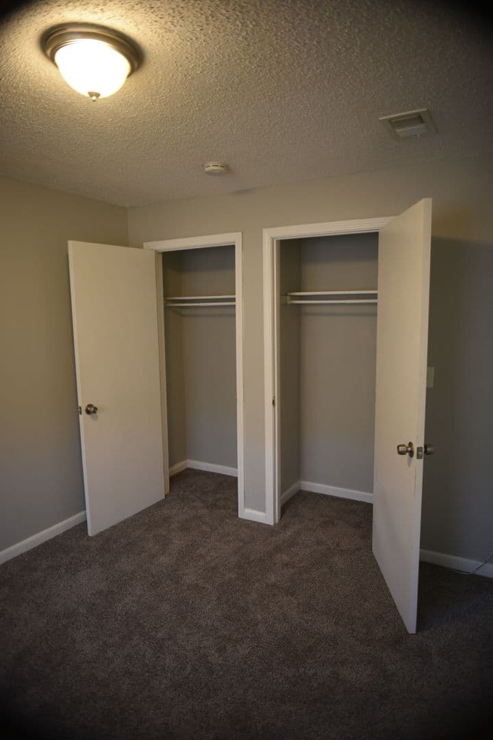 Louisville Apartment: 1519 Crums Lane