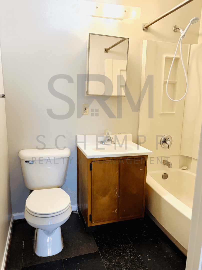 Louisville Apartment: 2718 W Jefferson St #3