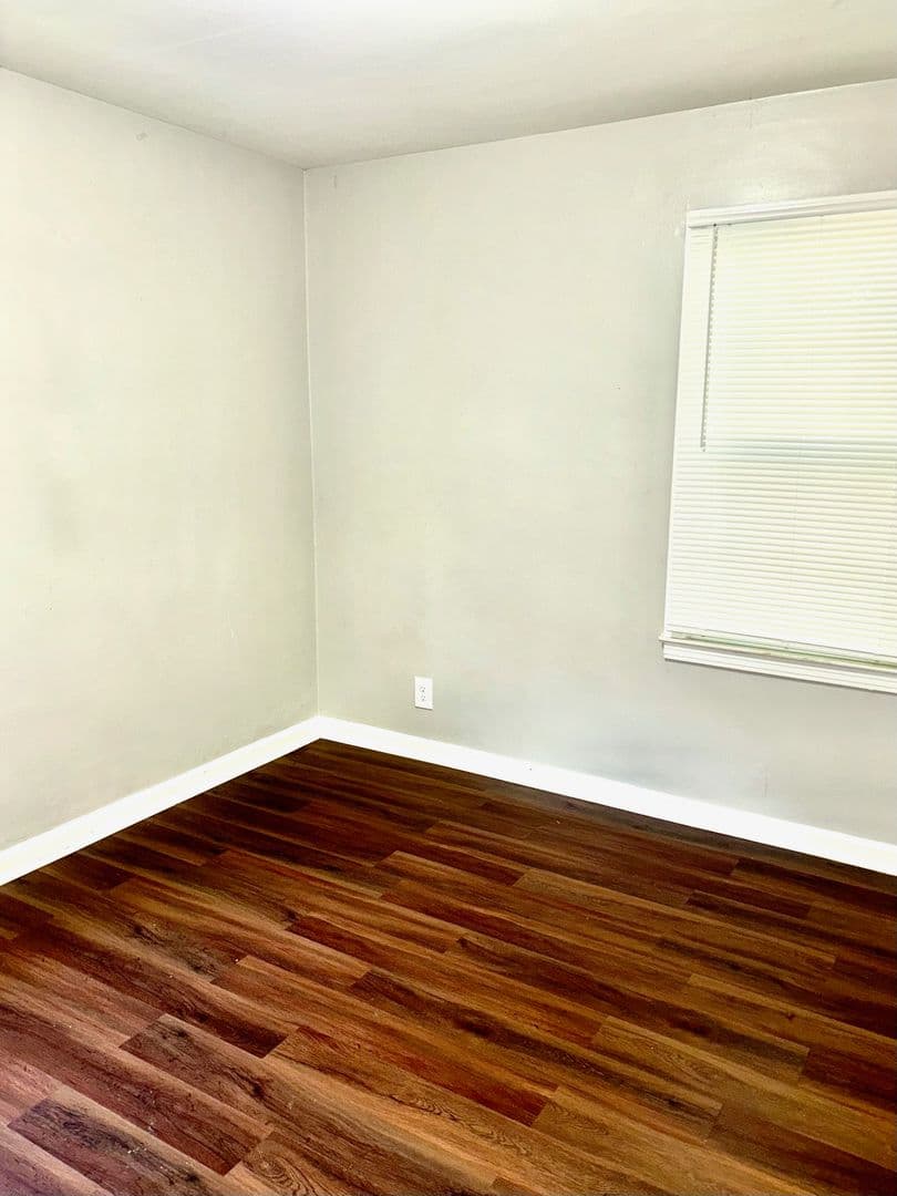 Louisville House: 3802 Parthenia Avenue