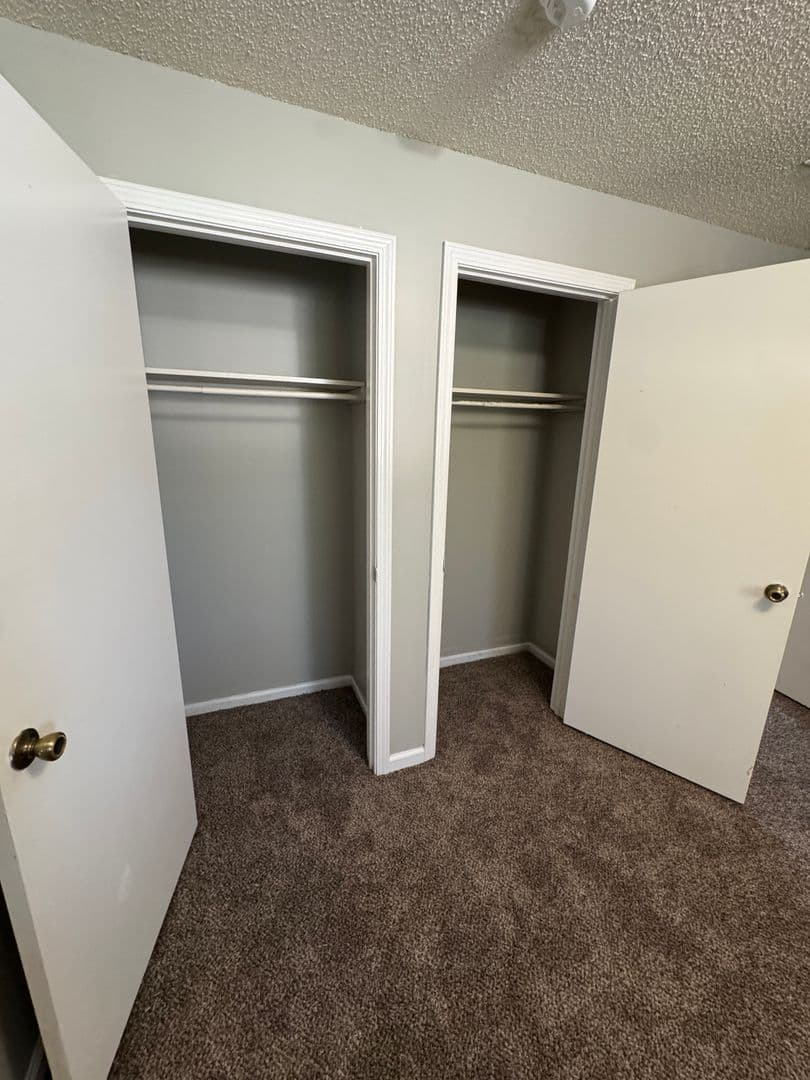 Louisville Apartment: 1519 Crums Lane