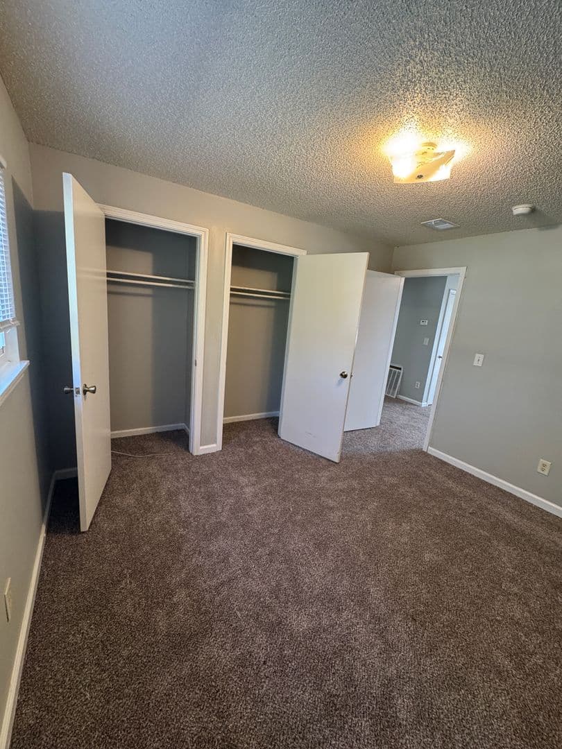 Louisville Apartment: 1519 Crums Lane