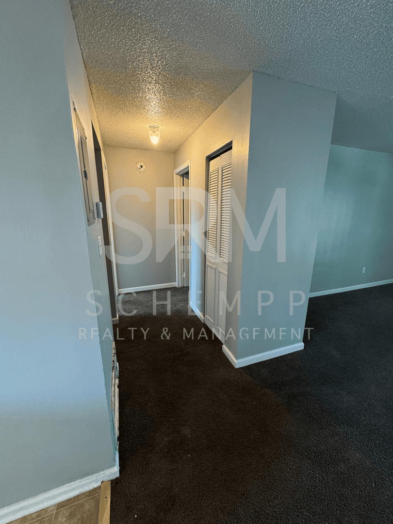 Louisville Apartment: 1519 Crums Lane