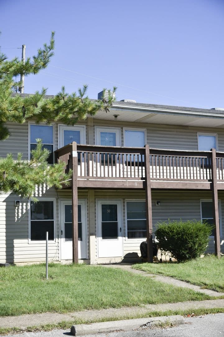 Louisville Apartment: 1519 Crums Lane