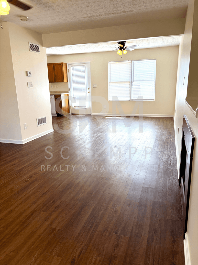 Louisville House: 7022 Shanty Creek Drive