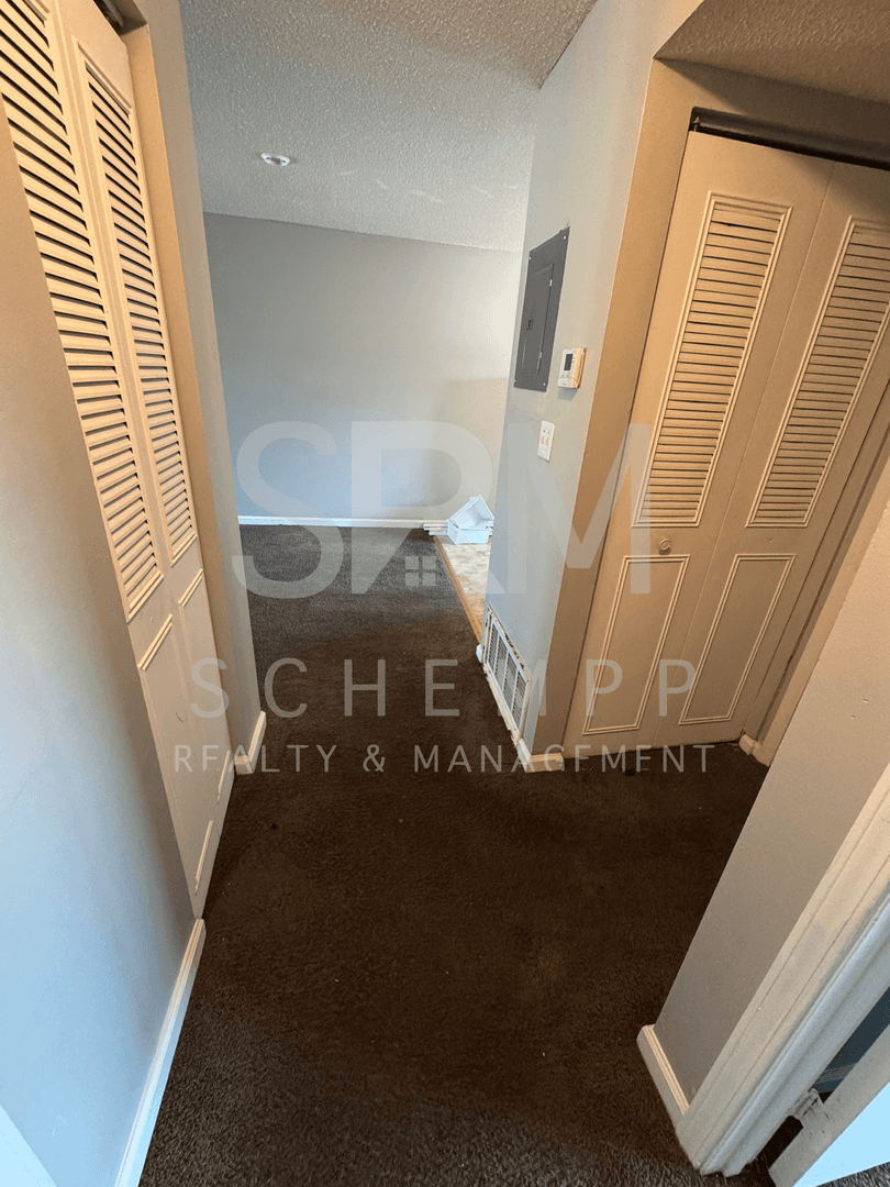 Louisville Apartment: 1519 Crums Lane