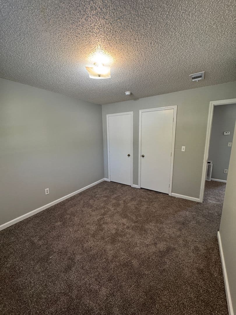 Louisville Apartment: 1519 Crums Lane