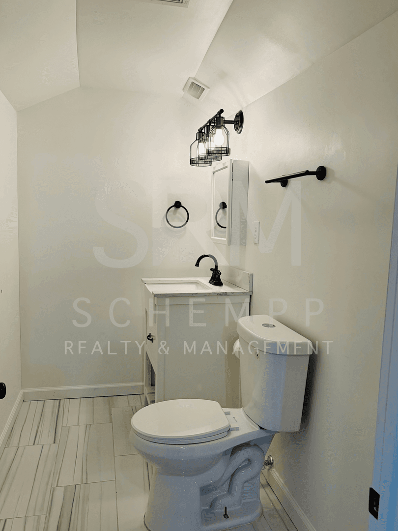 Louisville House: 826 S. 38th
