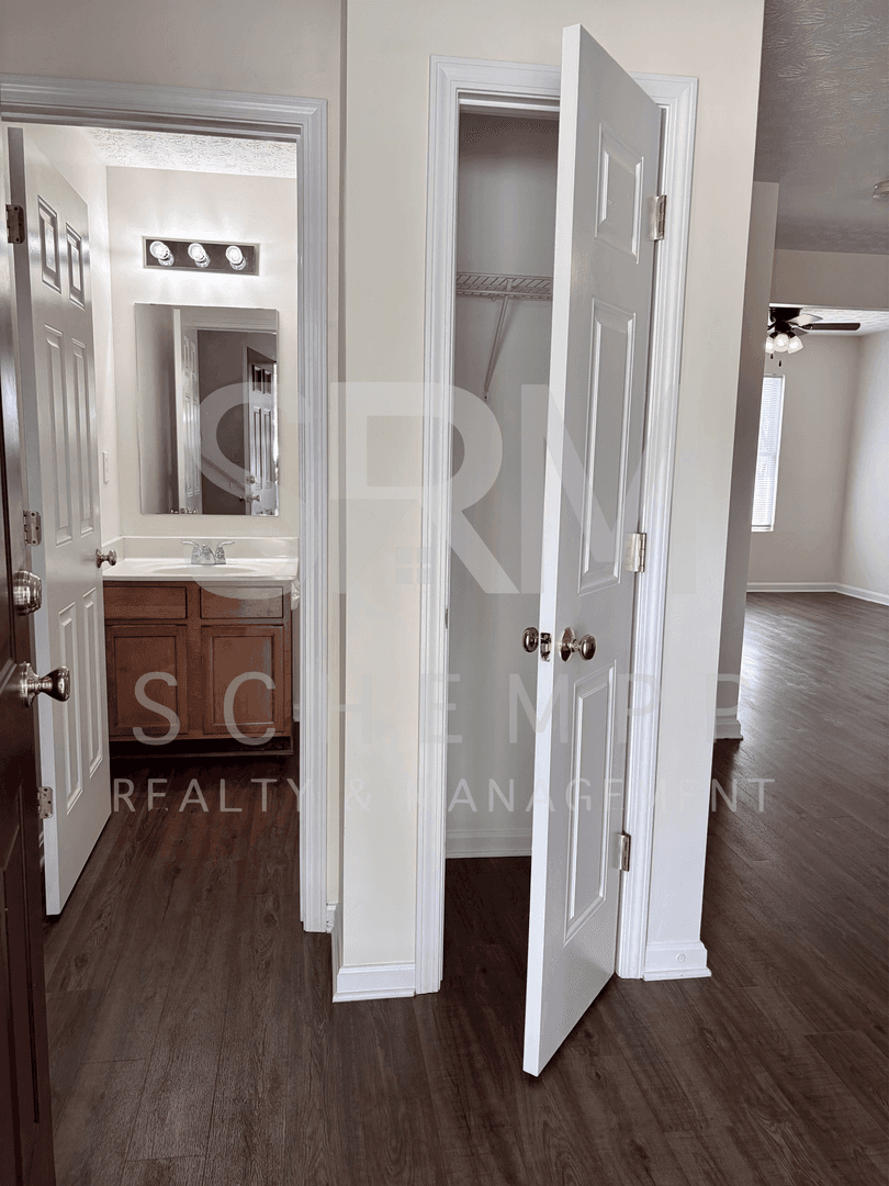 Louisville House: 7022 Shanty Creek Drive