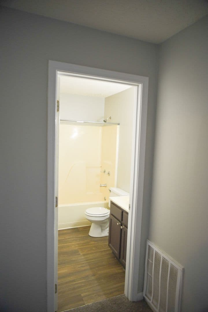 Louisville Apartment: 1519 Crums Lane