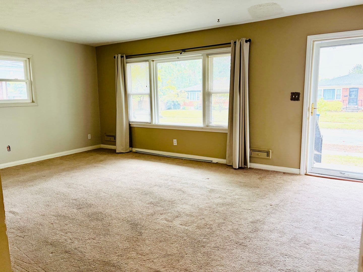 Louisville House: 3306 Allison Way