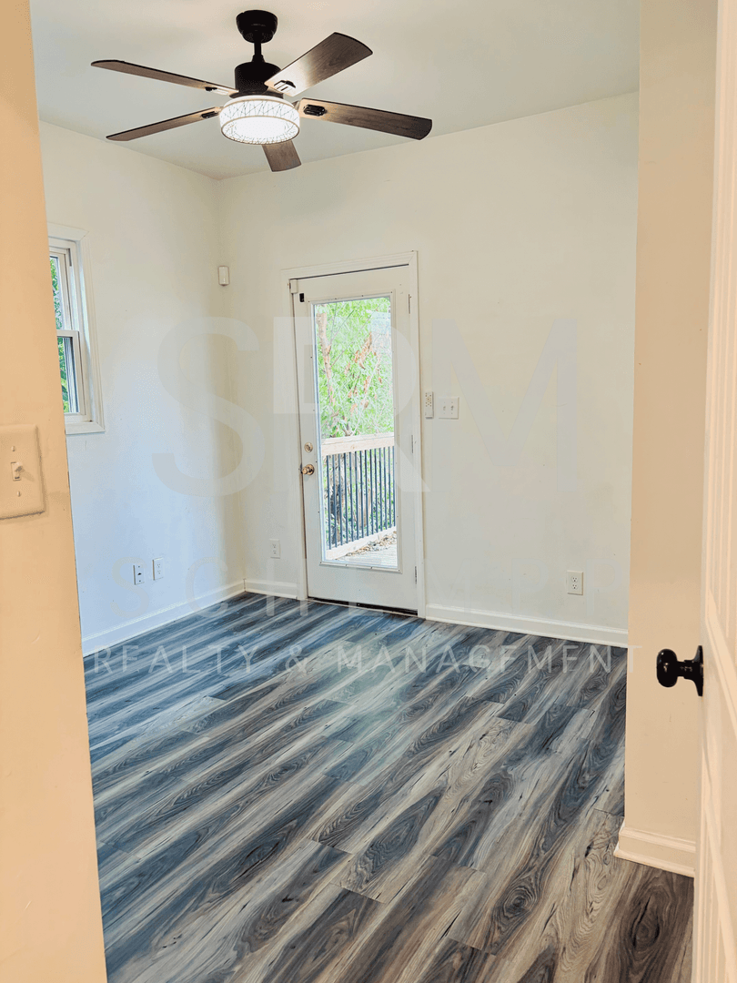 Louisville House: 826 S. 38th