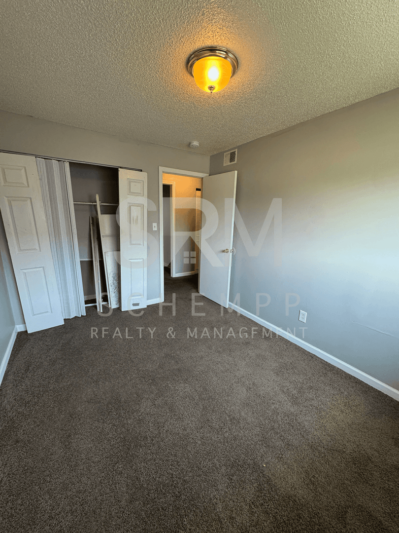 Louisville Apartment: 1519 Crums Lane