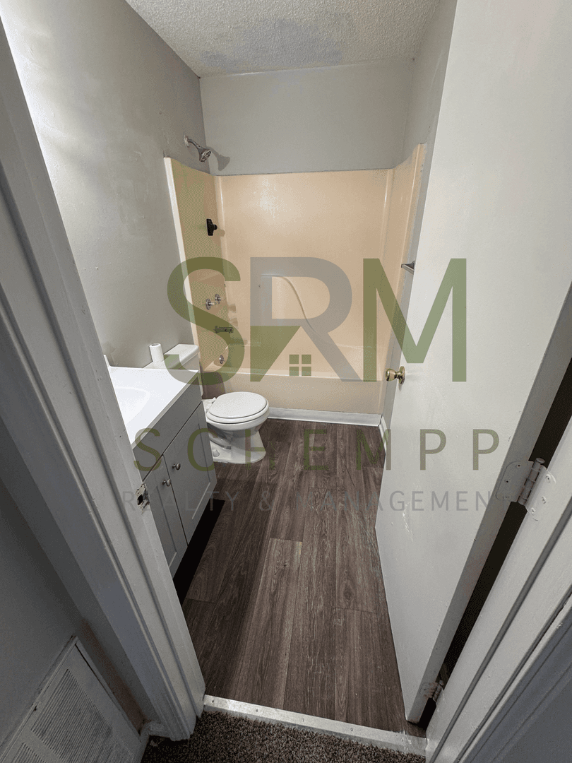 Louisville Apartment: 1519 Crums Lane