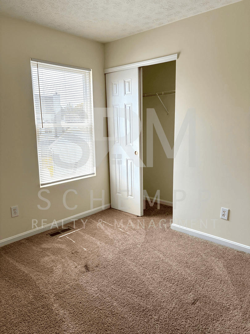 Louisville House: 7022 Shanty Creek Drive