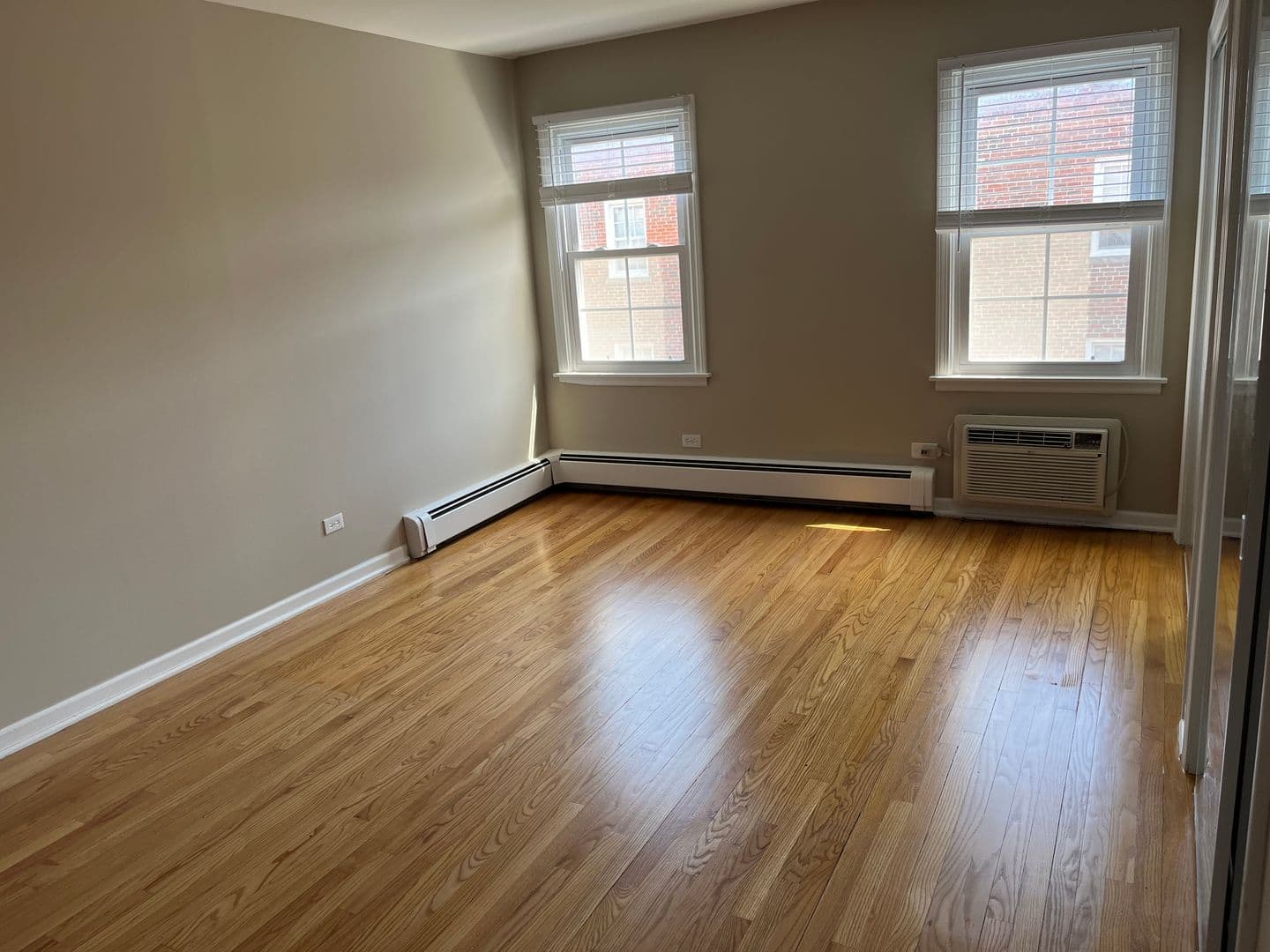 Evanston Apartment: 2620 Central St.