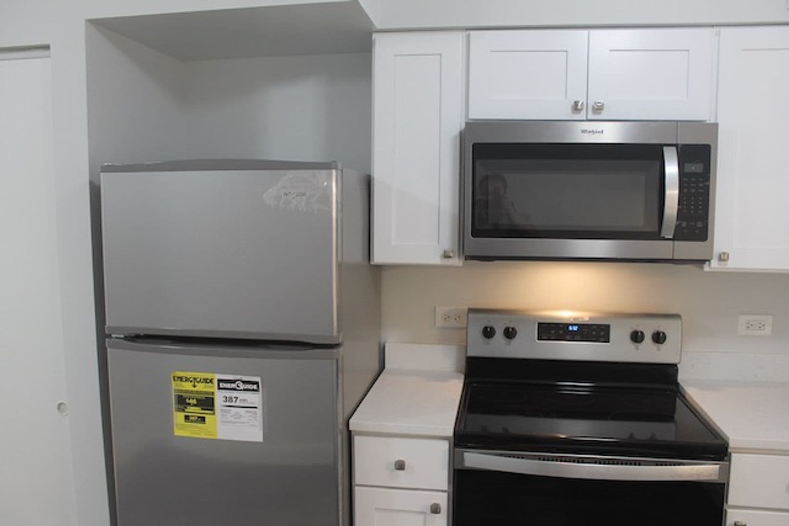 Evanston Apartment: 419 Ridge Ave