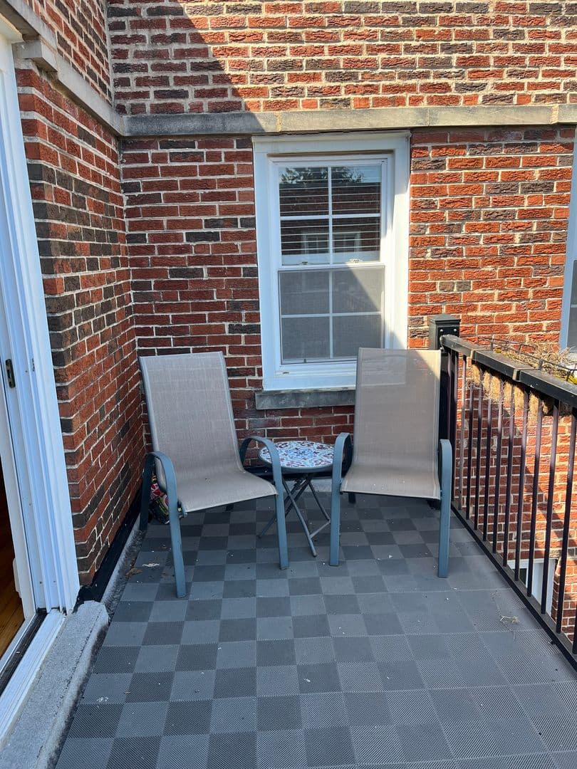 Evanston Apartment: 2620 Central St.