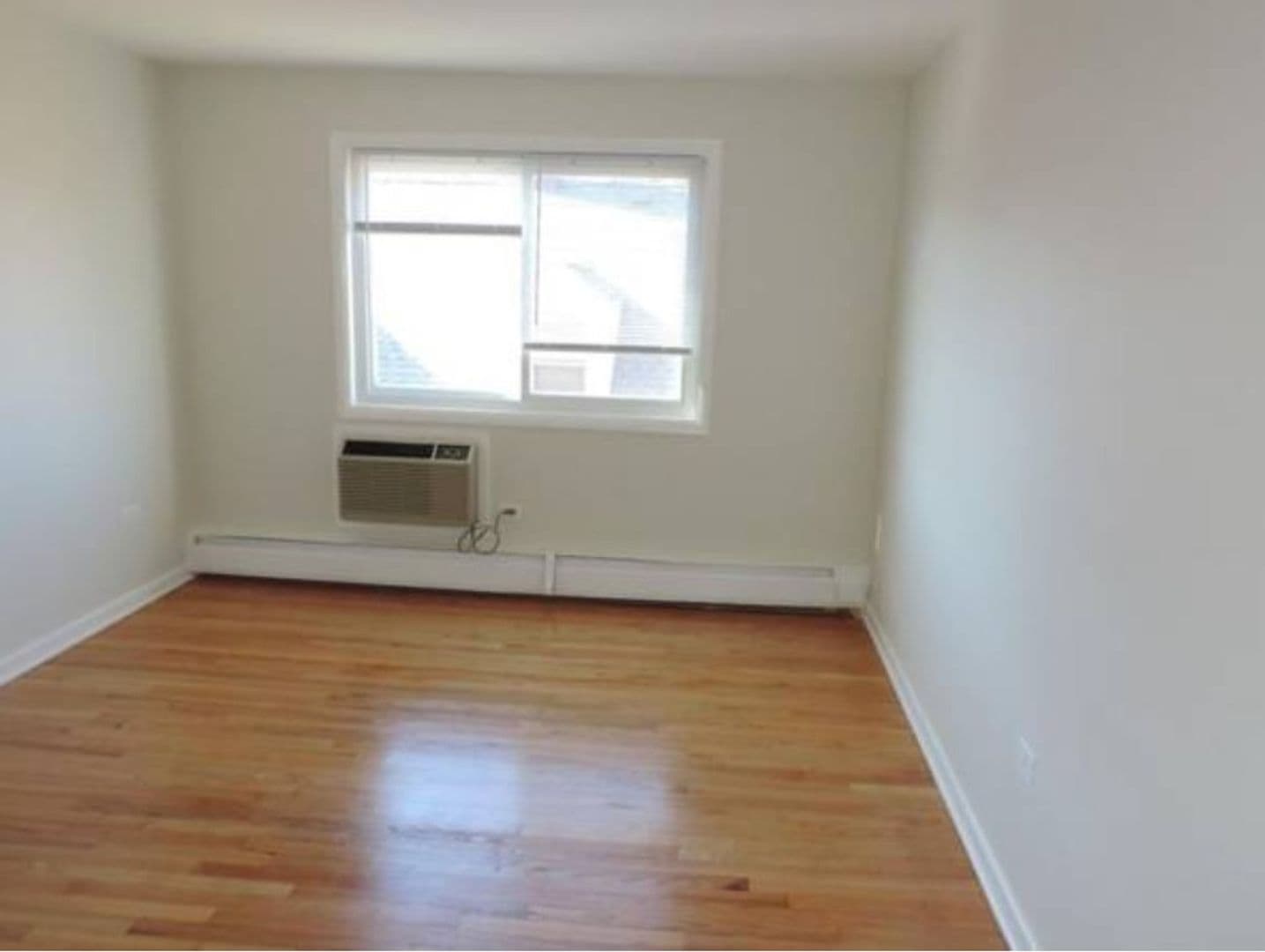 Evanston Apartment: 1507-25 Howard Street