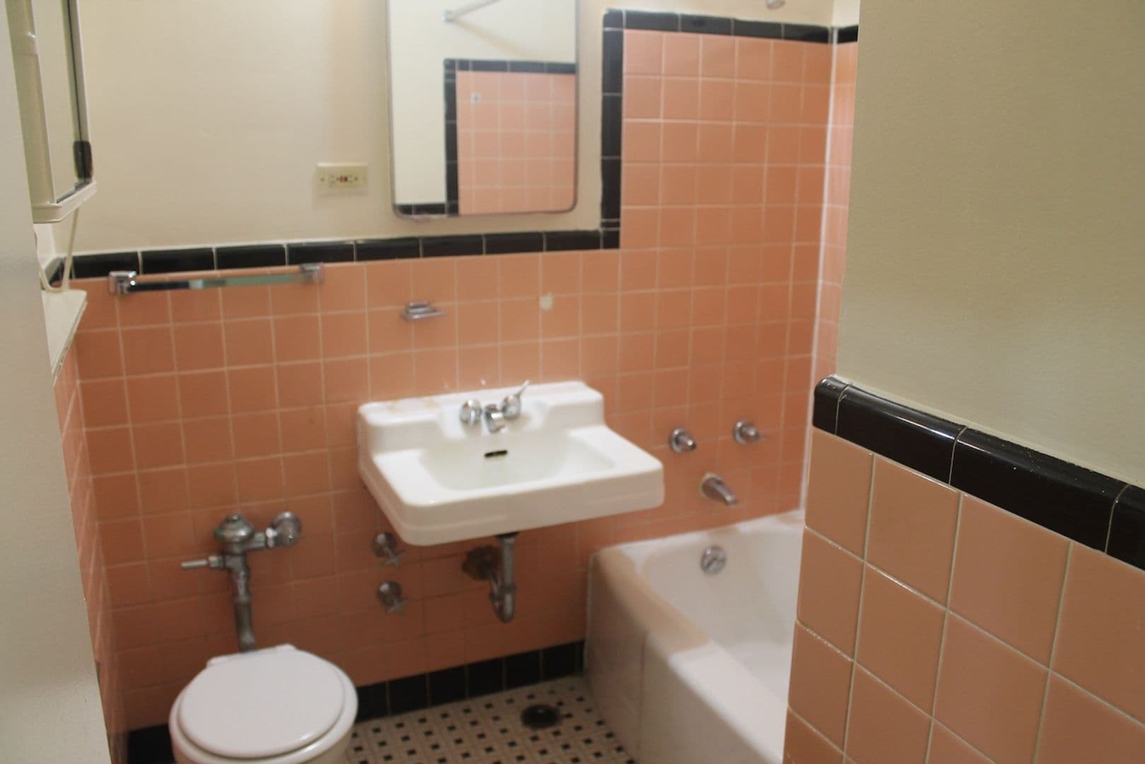 Evanston Apartment: 721-27 Austin Street