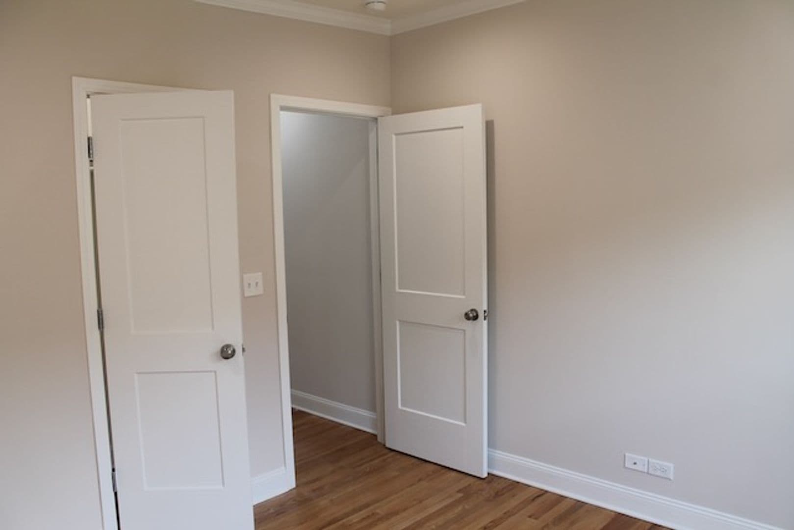 Chicago Apartment: 5643-49 N. Washtenaw Ave.