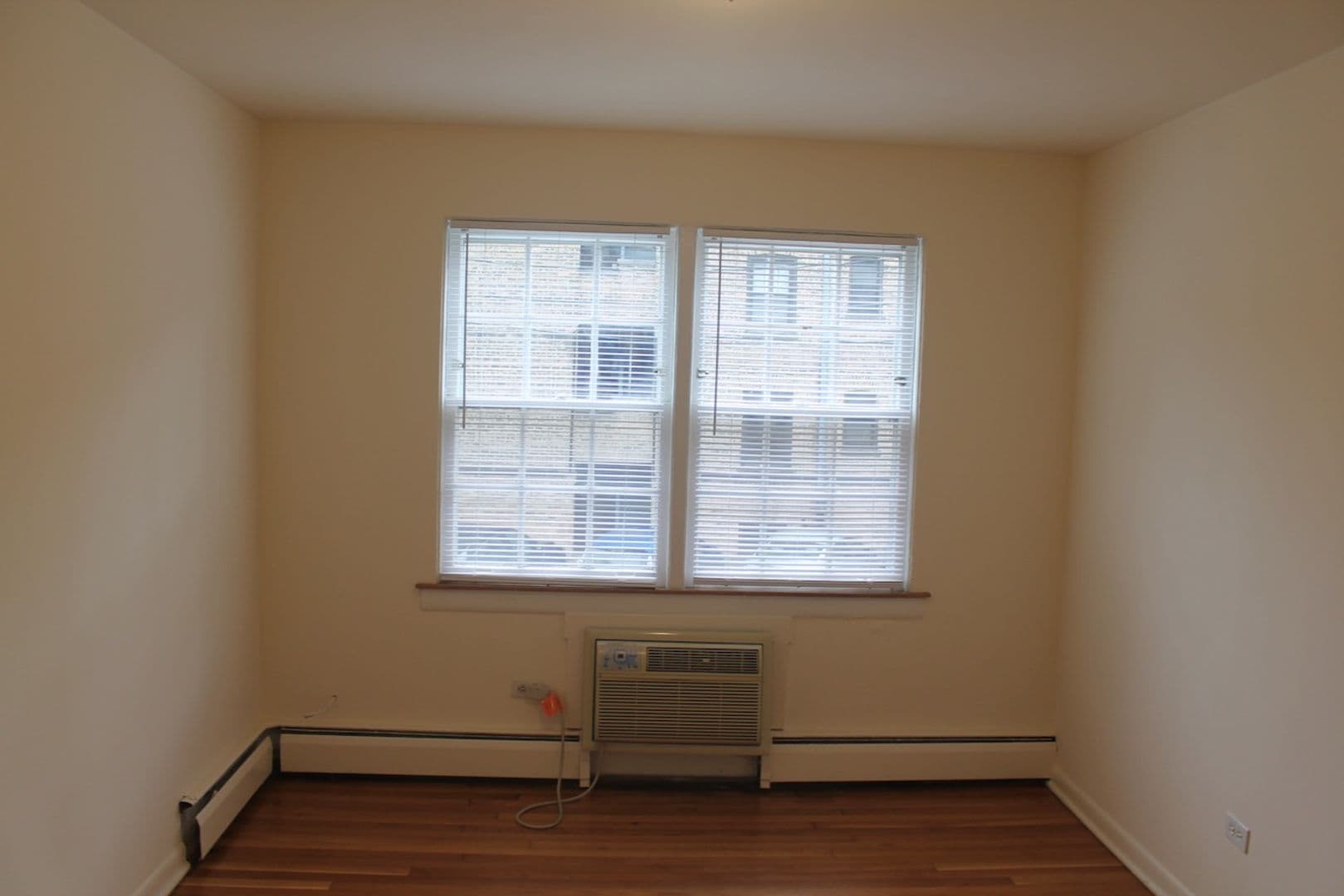 Evanston Apartment: 1008-12 Crain St.