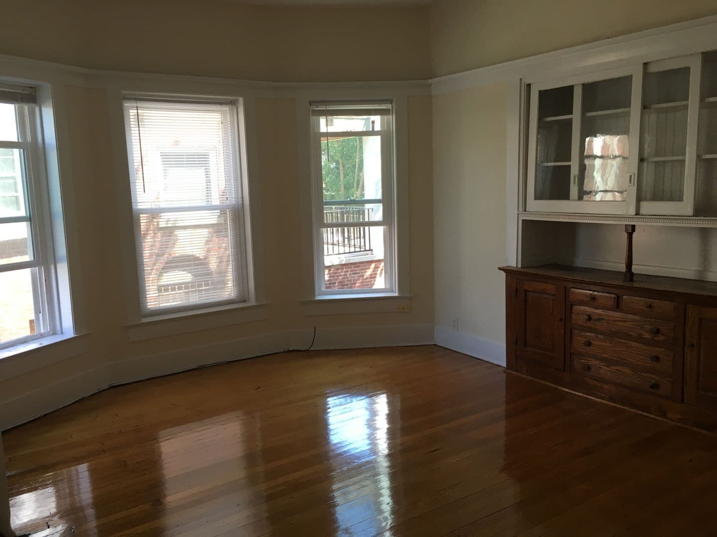 Evanston Apartment: 618-20 Clark Street