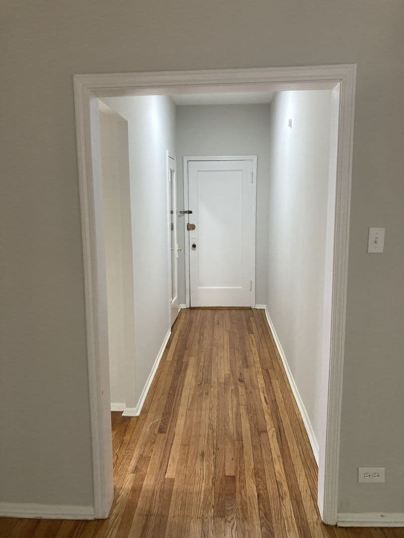 Chicago Apartment: 7064-7074 N Ashland Ave