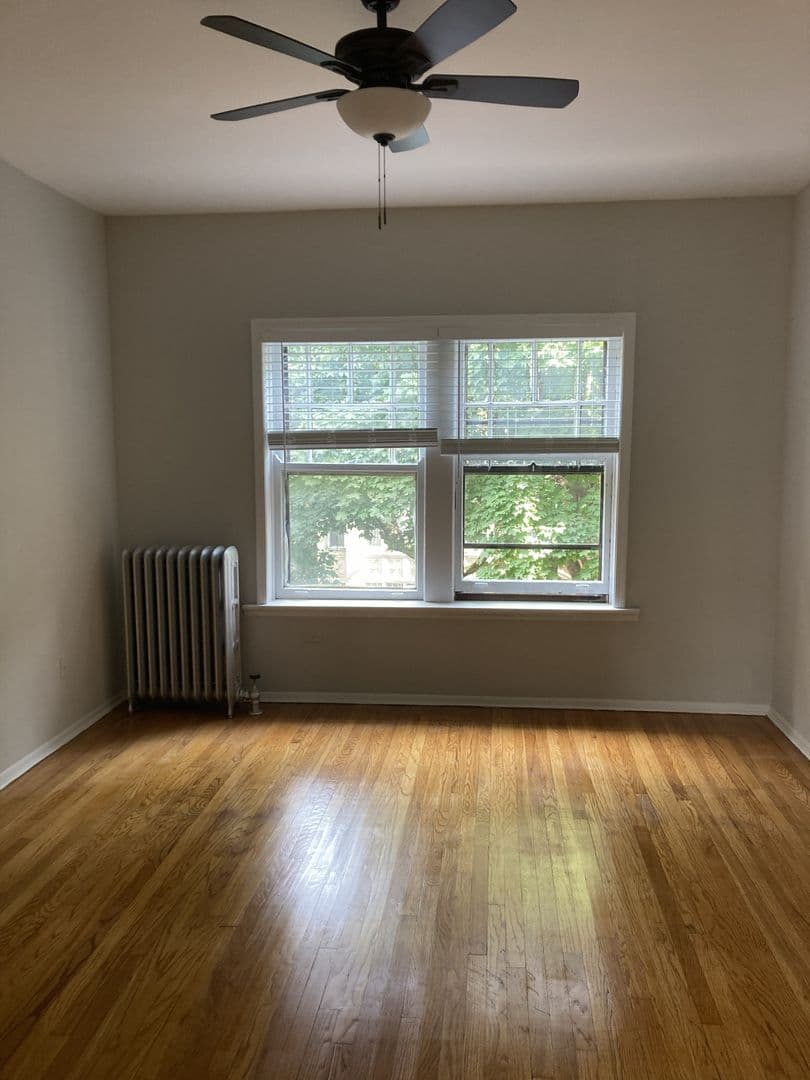Chicago Apartment: 7064-7074 N Ashland Ave