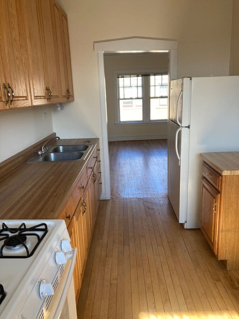 Chicago Apartment: 7064-7074 N Ashland Ave