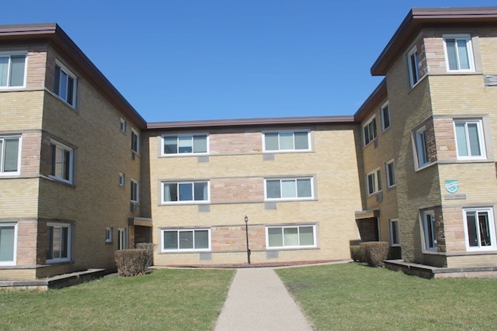 Evanston Apartment: 1507-25 Howard Street